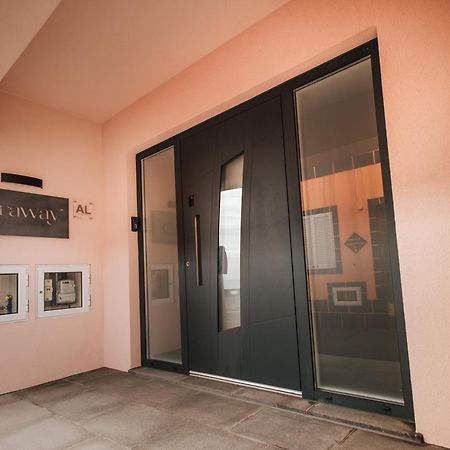 Cozy Seaside Studio Apartment C - Faraway 라고아 외부 사진