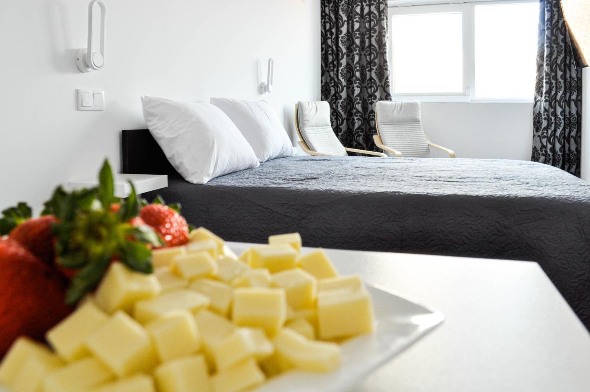 Cozy Seaside Studio Apartment C - Faraway 라고아 외부 사진