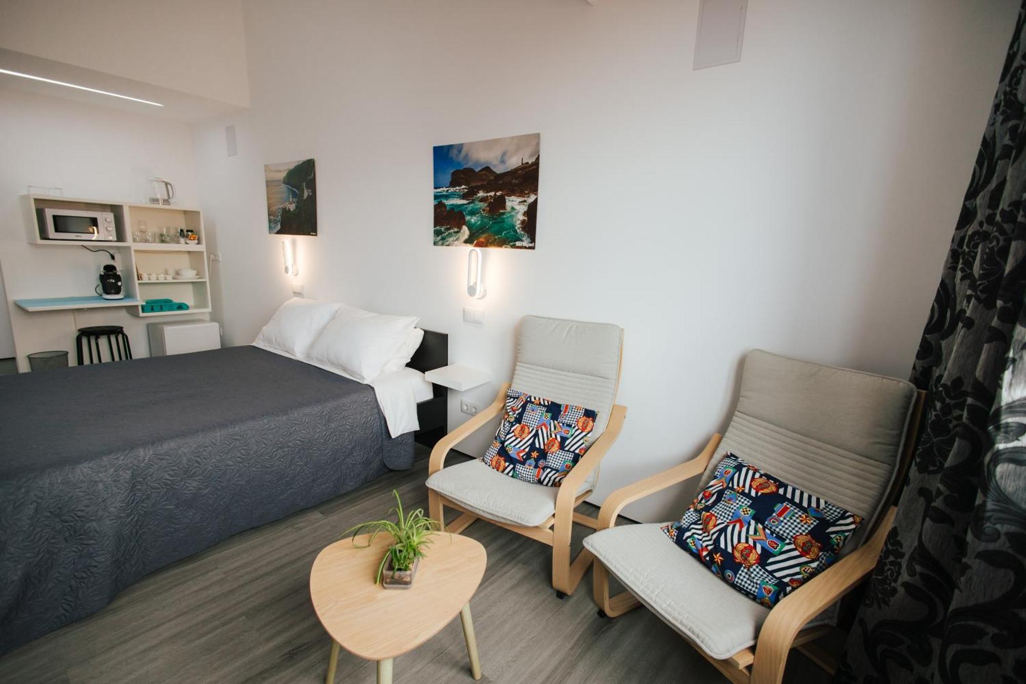 Cozy Seaside Studio Apartment C - Faraway 라고아 외부 사진